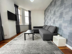 Renovated 1 Bedroom Apartment next to City Centre